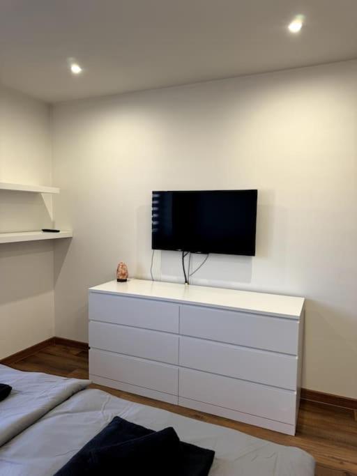 Modern Apartment In City Centre Banská Bystrica Extérieur photo