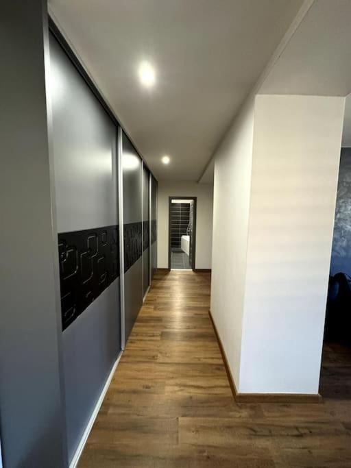 Modern Apartment In City Centre Banská Bystrica Extérieur photo